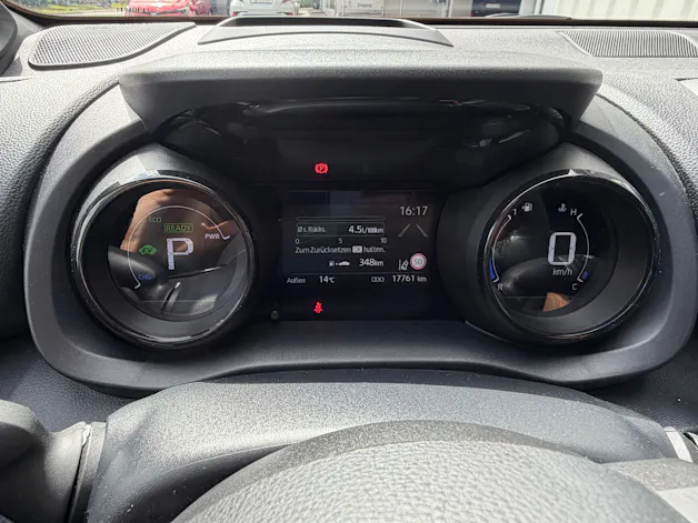Toyota Yaris 1.5 VVT-i HSD Style
