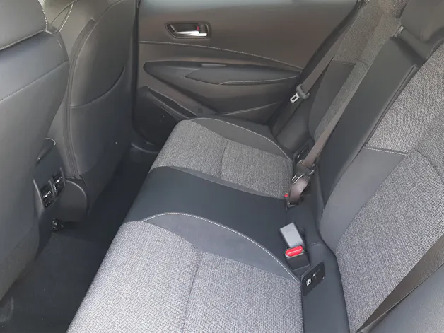 Toyota Corolla Touring Sports 2.0 HSD Swiss Edition