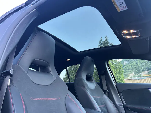 MERCEDES-BENZ A 250 AMG Line 4m