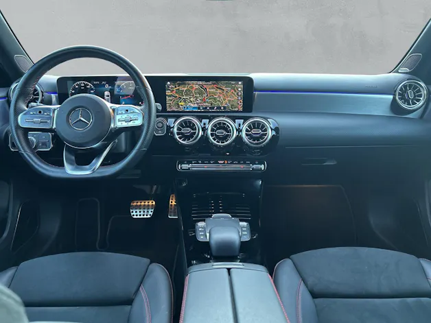 MERCEDES-BENZ A 250 AMG Line 4m