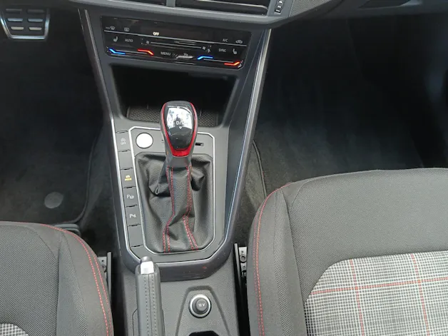 VW Polo 2.0 TSI GTI DSG *5J Garantie*8-Fach Räder*Panoramadach*
