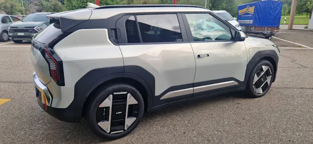 Kia EV3 81 kWh Earth+