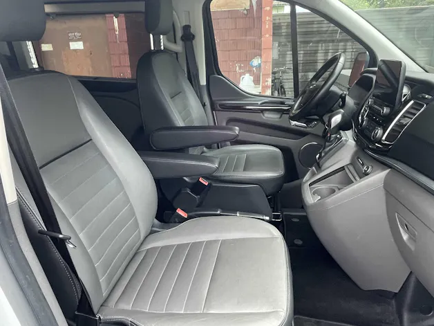 Ford Tourneo Custom Bus 310 L1 2.0 TDCi 170PS Titanium