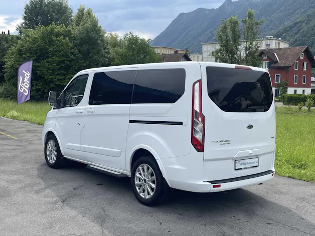 Ford Tourneo Custom Bus 310 L1 2.0 TDCi 170PS Titanium