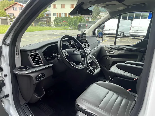 Ford Tourneo Custom Bus 310 L1 2.0 TDCi 170PS Titanium