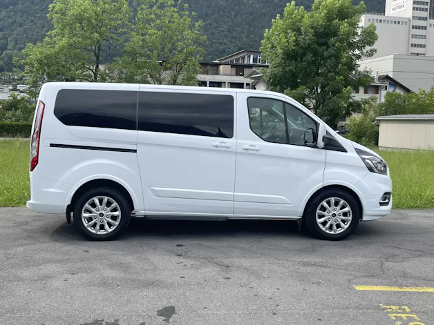 Ford Tourneo Custom Bus 310 L1 2.0 TDCi 170PS Titanium