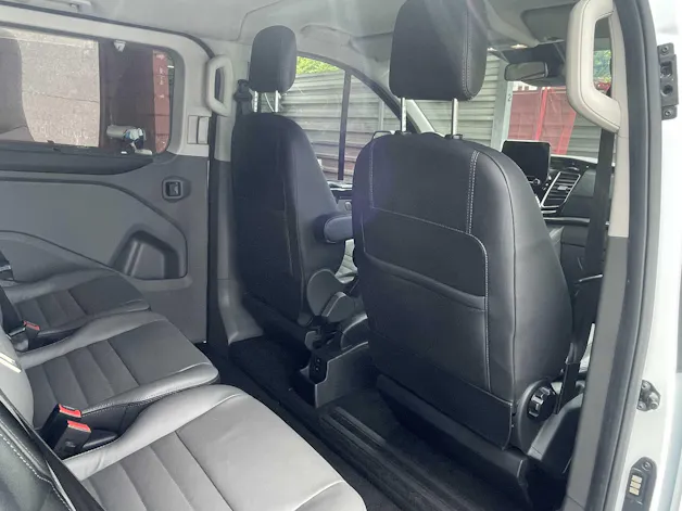 Ford Tourneo Custom Bus 310 L1 2.0 TDCi 170PS Titanium