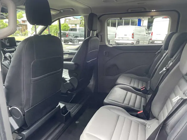 Ford Tourneo Custom Bus 310 L1 2.0 TDCi 170PS Titanium