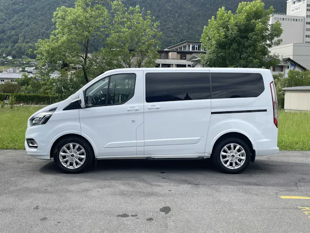 Ford Tourneo Custom Bus 310 L1 2.0 TDCi 170PS Titanium