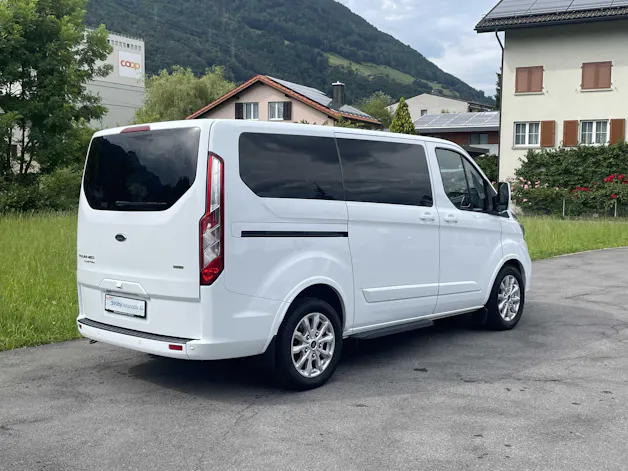 Ford Tourneo Custom Bus 310 L1 2.0 TDCi 170PS Titanium