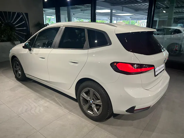 BMW 223d Active Tourer xDrive DKG