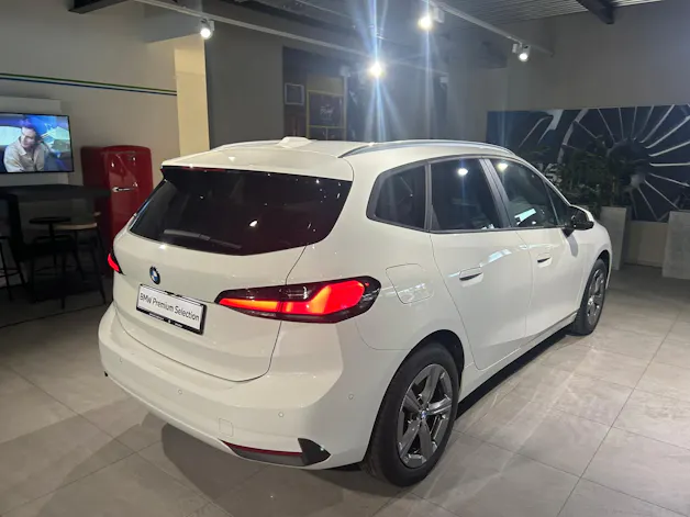 BMW 223d Active Tourer xDrive DKG