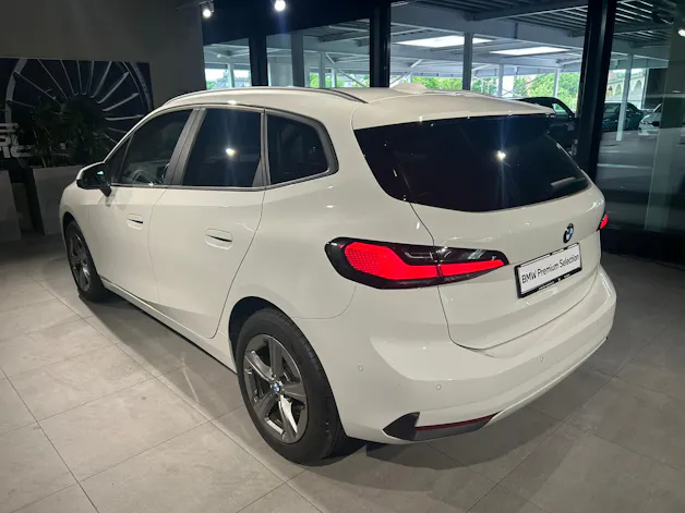 BMW 223d Active Tourer xDrive DKG