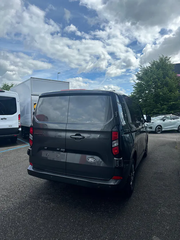 Ford Transit Custom Van 320 L1 2.0 EcoBl Ltd./170CV/Aut.