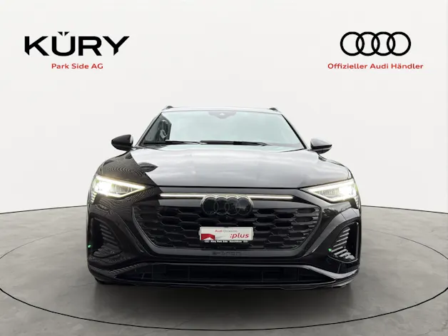 Audi Q8 50 e-tron Black Edition