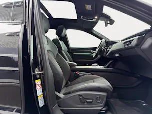 Audi Q8 50 e-tron Black Edition