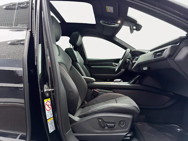 Audi Q8 50 e-tron Black Edition