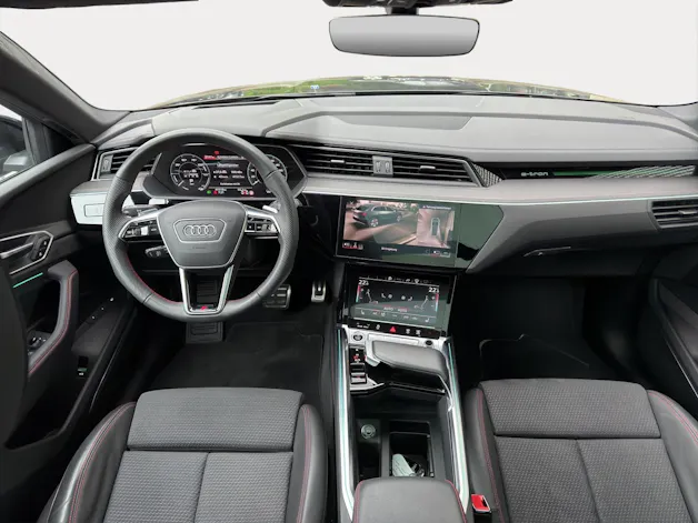 Audi Q8 50 e-tron Black Edition