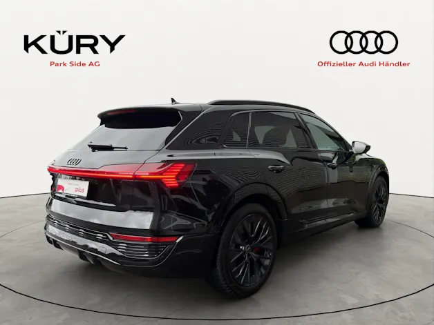 Audi Q8 50 e-tron Black Edition