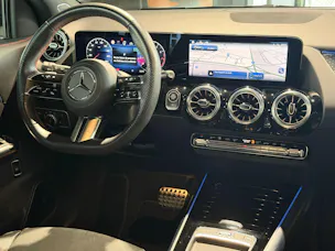 MERCEDES-BENZ GLA 200 AMG Line 7G-DCT
