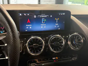 MERCEDES-BENZ GLA 200 AMG Line 7G-DCT