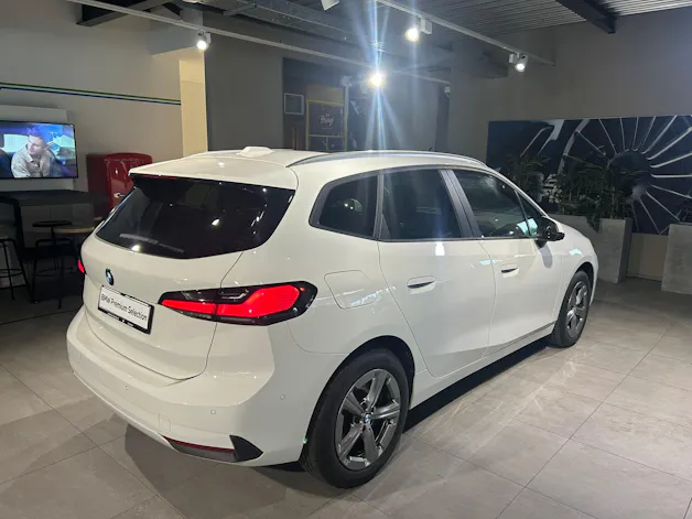 BMW 223d Active Tourer xDrive DKG