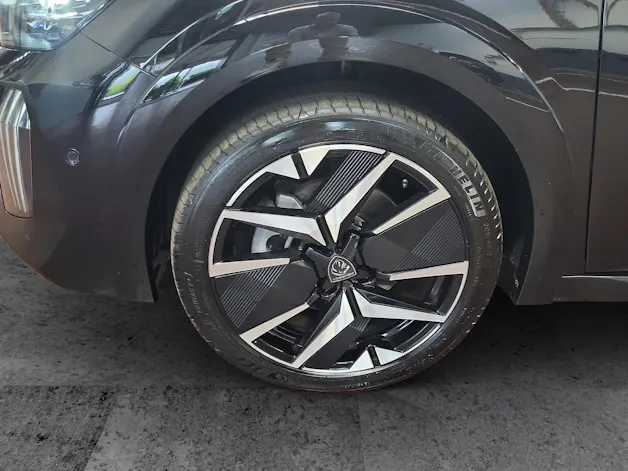 Peugeot 208 e-GT