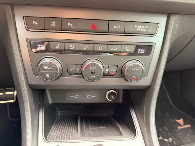 Cupra Ateca 2.0 TSI 4Drive *** 360° KAMERA UND NUR 9'500KM !!! ***