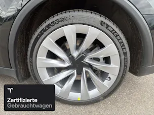 Tesla Model Y Long Range AWD Launch Edition