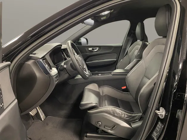 Volvo XC60 2.0 B5 MH R-Design
