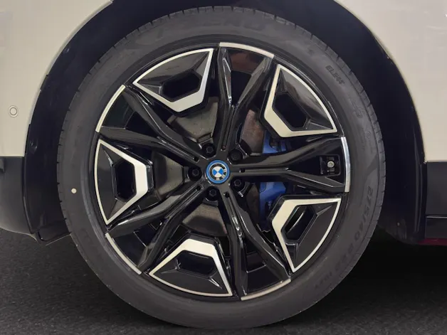 BMW iX xDrive50 SPORTPAKET