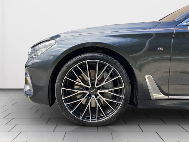 BMW 750d xDrive Steptronic