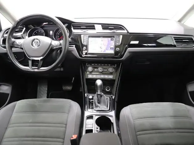 VW Touran 1.4 TSI BMT High