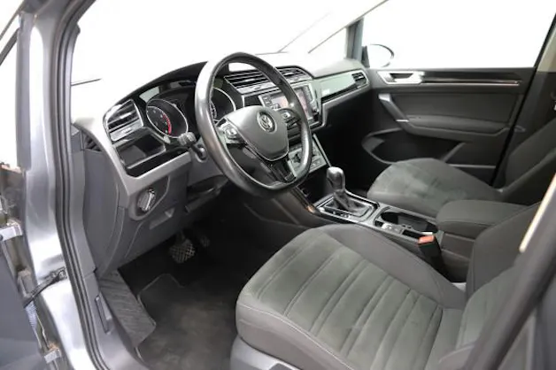 VW Touran 1.4 TSI BMT High