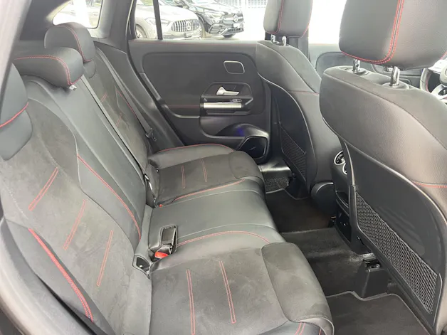 Mercedes-Benz GLA 250 4Matic AMG Line 8G-DCT