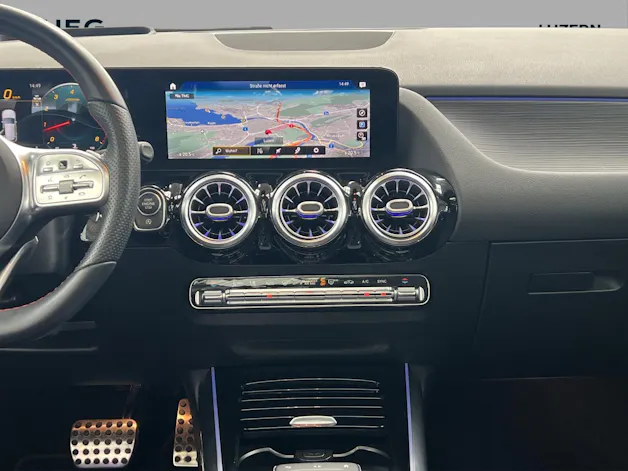 Mercedes-Benz GLA 250 4Matic AMG Line 8G-DCT