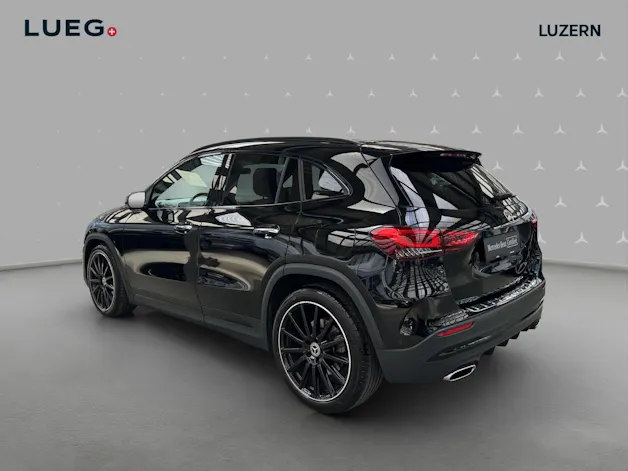 Mercedes-Benz GLA 250 4Matic AMG Line 8G-DCT