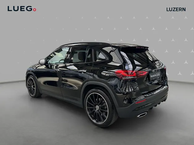 Mercedes-Benz GLA 250 4Matic AMG Line 8G-DCT