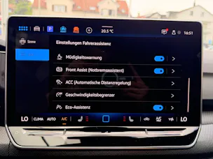 VW Golf 2.0 TSI 333 PS 4MOTION R *** AKRAPOVIC ABGAS ANLANGE ***