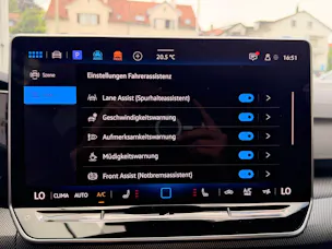 VW Golf 2.0 TSI 333 PS 4MOTION R *** AKRAPOVIC ABGAS ANLANGE ***