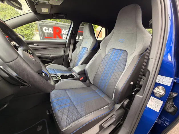 VW Golf 2.0 TSI 333 PS 4MOTION R *** AKRAPOVIC ABGAS ANLANGE ***