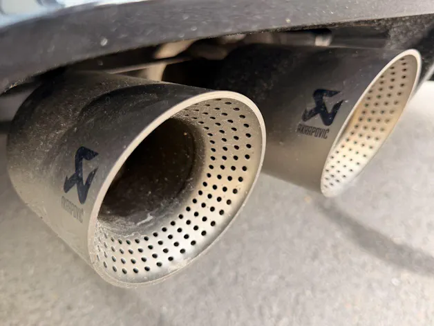 VW Golf 2.0 TSI 333 PS 4MOTION R *** AKRAPOVIC ABGAS ANLANGE ***