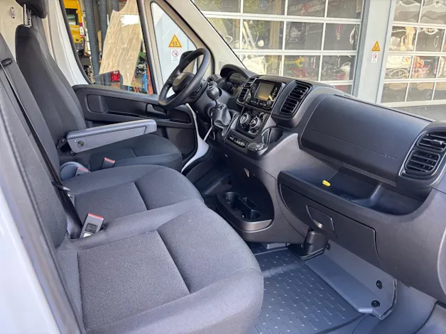 Fiat Ducato 35 L3H2 verglast