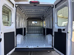 Fiat Ducato 35 L3H2 verglast