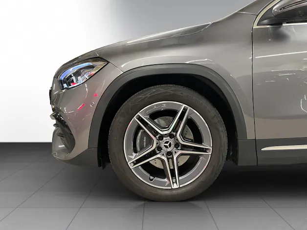 Mercedes-Benz GLA 200 4M AMG Line 8G-D