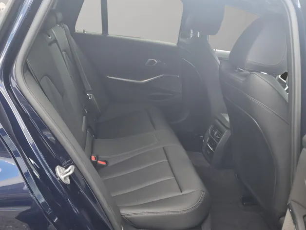 BMW 330e x DriveTouring Steptronic M Sport Pro
