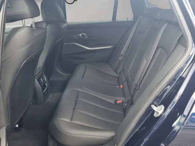 BMW 330e x DriveTouring Steptronic M Sport Pro