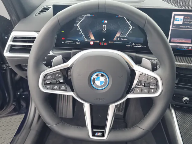 BMW 330e x DriveTouring Steptronic M Sport Pro