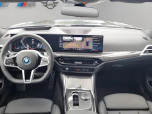 BMW 330e x DriveTouring Steptronic M Sport Pro