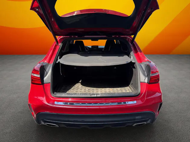 MERCEDES-BENZ GLA 250 AMG Line 4Matic 7G-DCT